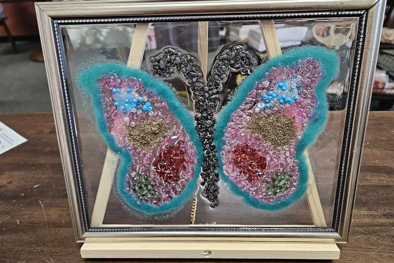 🦋 Crushed Glass Butterfly Workshop