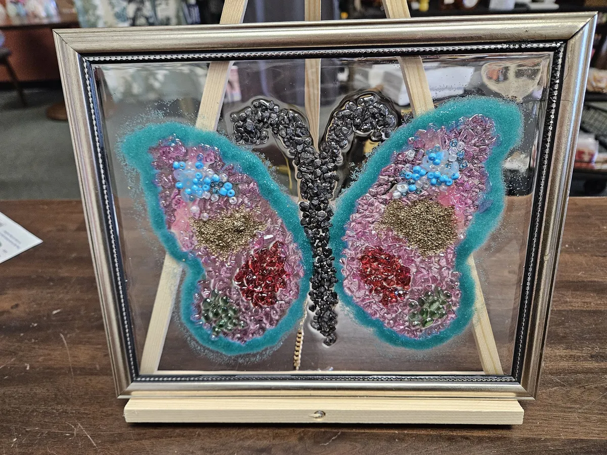 🦋 Crushed Glass Butterfly Workshop