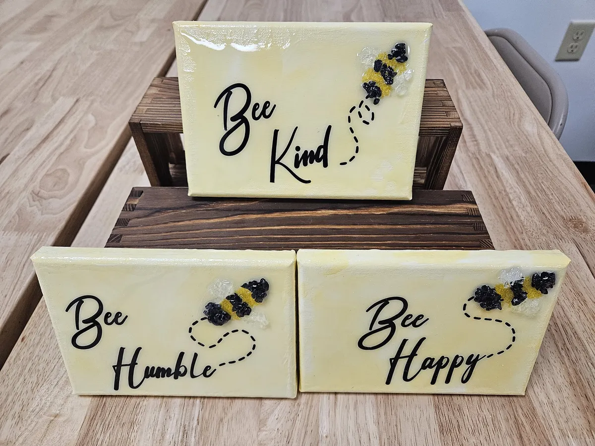 đ 3-Piece Bee Resin Art Workshop