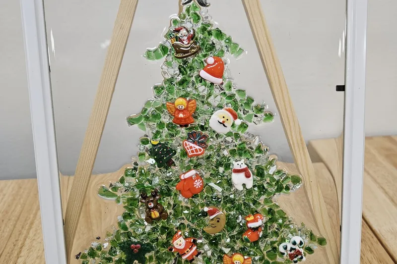 ๐ Christmas in July: Crushed Glass Christmas Tree